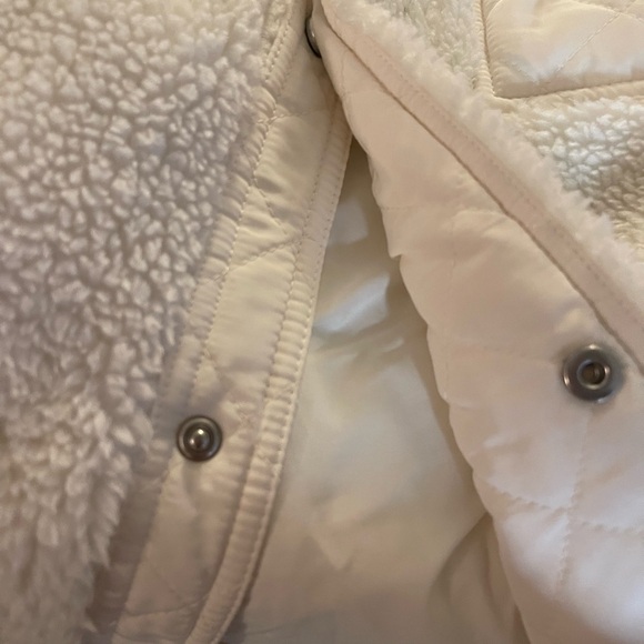 ALO~ Sherpa Edge Shacket Ivory Size XS (2-4) QUILTED Pockets and Elbows. - Picture 12 of 16